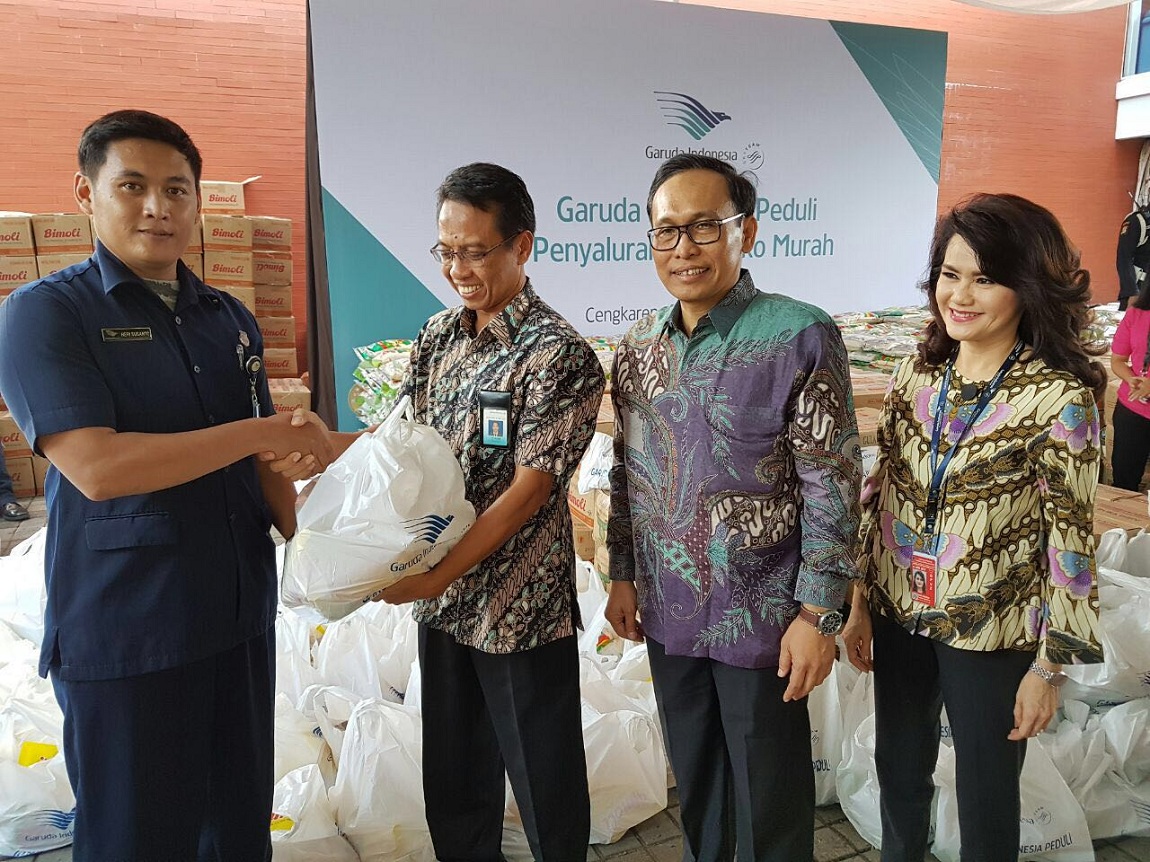Garuda Indonesia Gelar Pasar Sembako Murah di 10 Kota